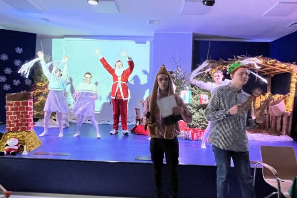 Przedstawienie taneczno-teatralne 